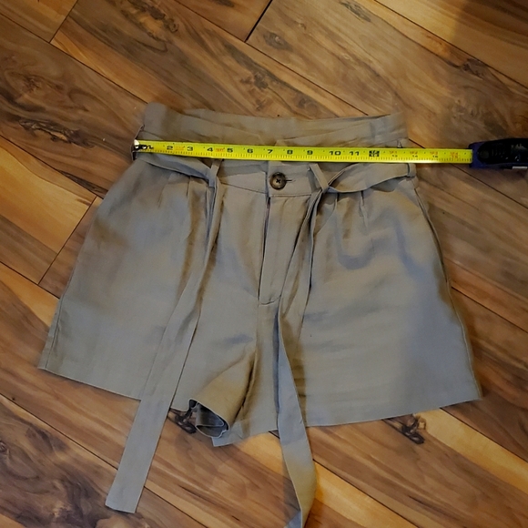 Shorts beige khaki - Picture 2 of 3